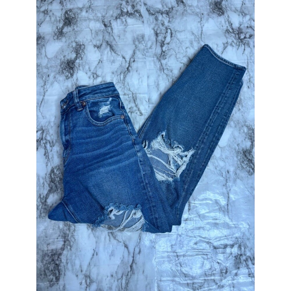 American Eagle Outfitters mom straight leg Jean high rise Distressed size 2